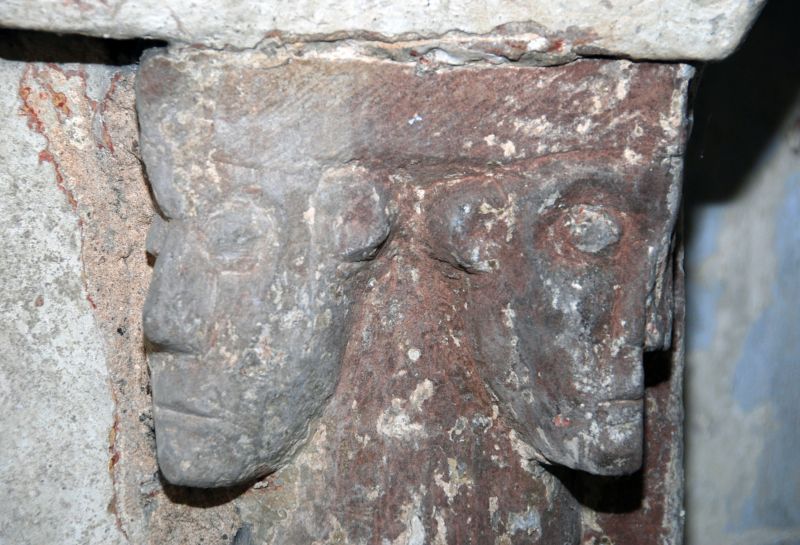 Pilier sud-ouest du chœur de la chapelle primitive. (Photo GB