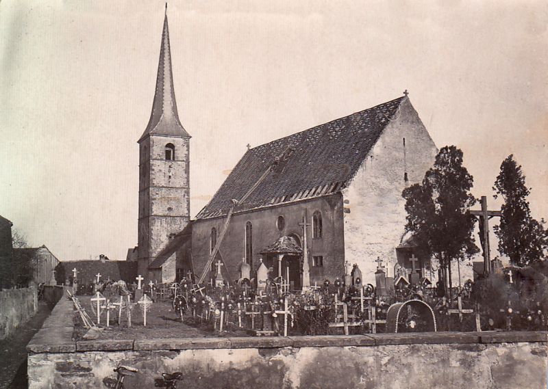 La nef de l’ancienne église en cours de démolition vers 1932. (Collecte photos)