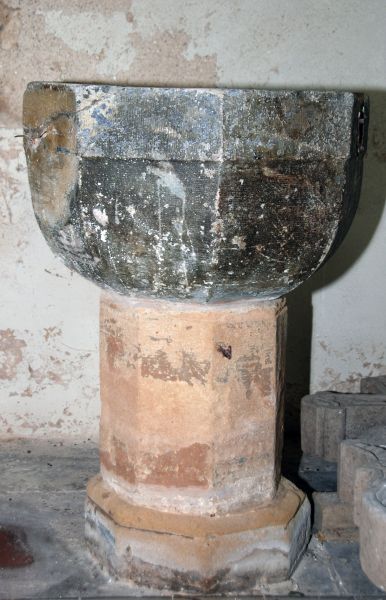 Cuve baptismale de la fin du XVIIIe siècle. (Photo GB)